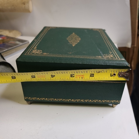 Vintage  Jewelry Box w/KEY 2 Tier Green Velvet Int - Picture 9 of 11